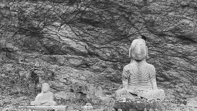 Bw buddha statues rock
