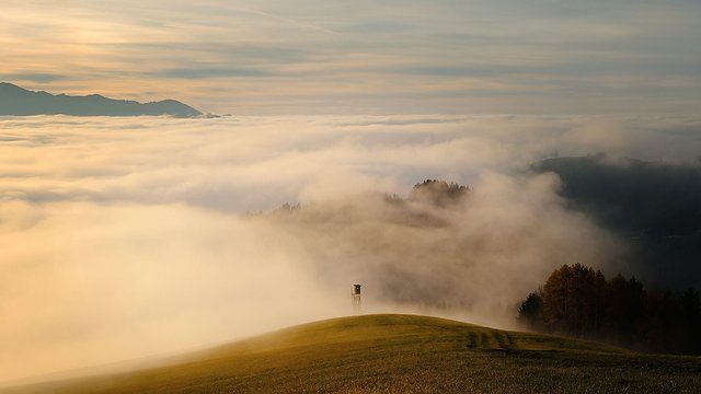 Sea of clouds mountains